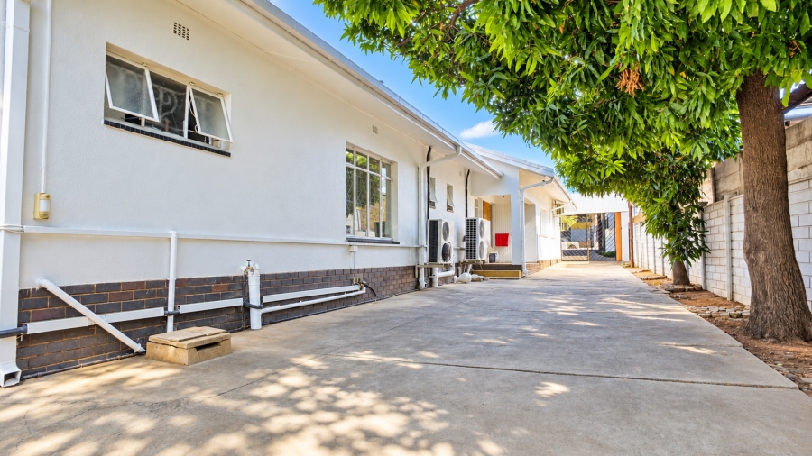 Commercial Property for Sale in Bodorp North West